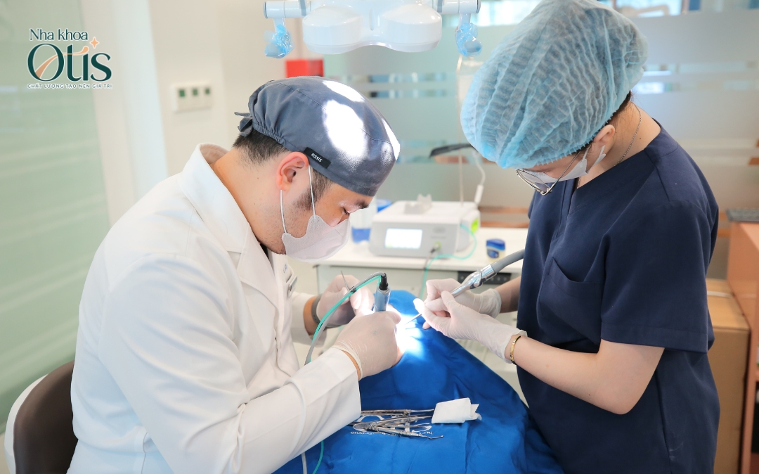 Nhổ răng khôn bị sâu nếu răng mọc làm ảnh hưởng đến răng sô 7