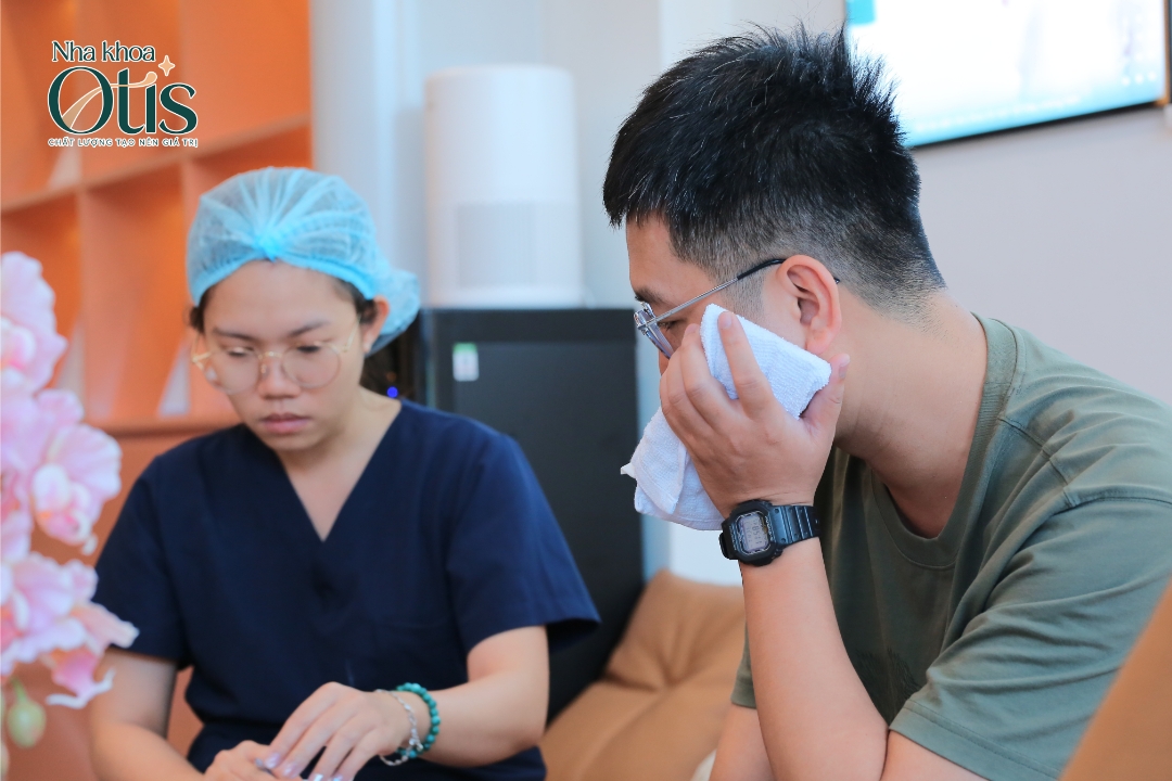 Chườm đá và tuân thủ hướng dẫn của bác sĩ 