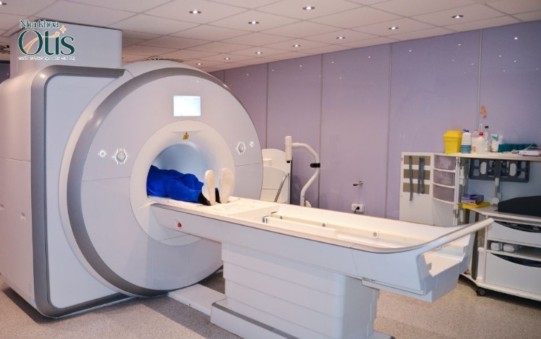 trồng răng Implant có chụp MRI được không
