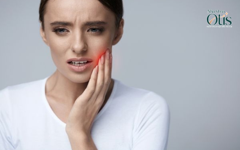 Trồng răng Implant có nguy hiểm không nếu đau nhức kéo dài
