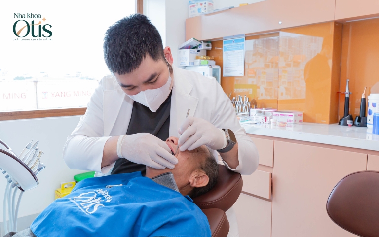 Trồng răng Implant có nguy hiểm không cần tái khám định kỳ đầy đủ