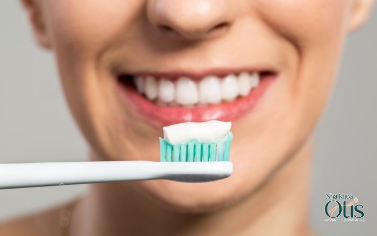Sau khi nhổ răng khôn nên ăn gì cũng cần vệ sinh răng miệng sạch sẽ