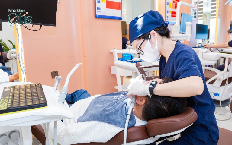Nhổ răng khôn xong bị đau nửa đầu cần tái khám nếu không giảm