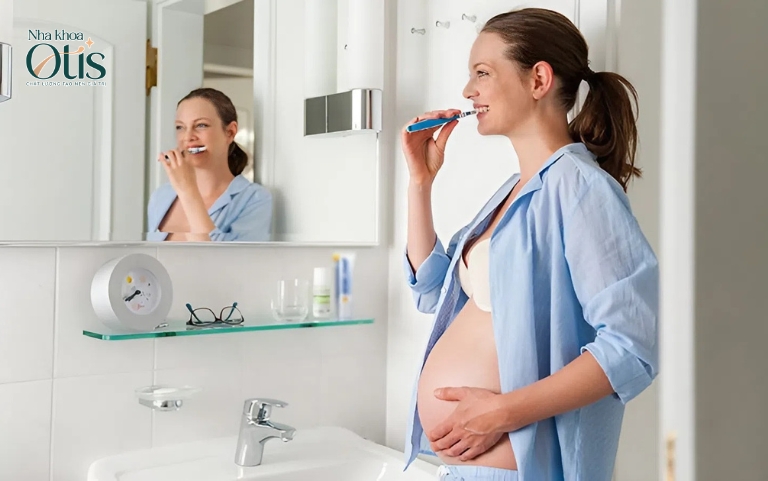 Bà bầu nên chăm sóc răng miệng thường xuyên
