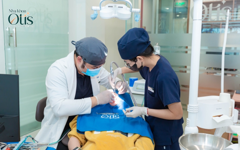 Nhổ răng khôn xong nuốt nước bọt đau do đâu