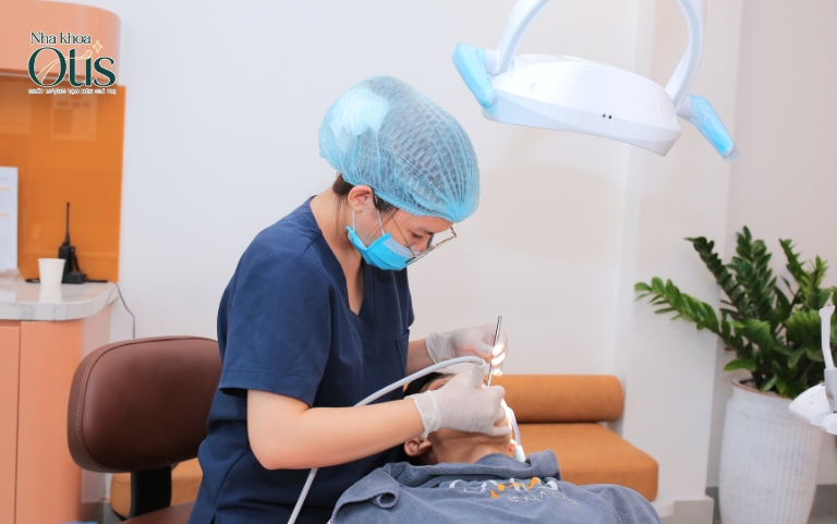 Lấy cao răng tại phòng khám