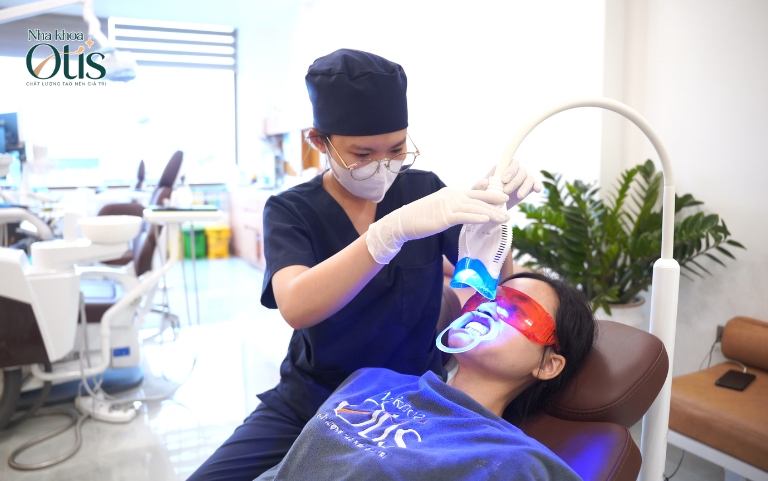 Có nên tẩy trắng răng không khi răng xỉn màu 