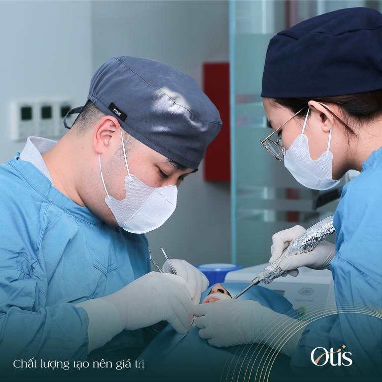 Để tránh các biến chứng trồng răng Implant cần tuân thủ hướng dẫn của bác sĩ