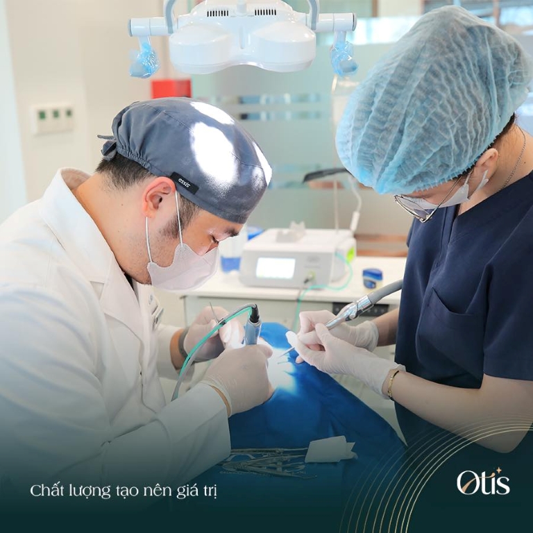 Nhổ răng khôn bằng máy piezotome hạn chế tác động gây sưng mặt