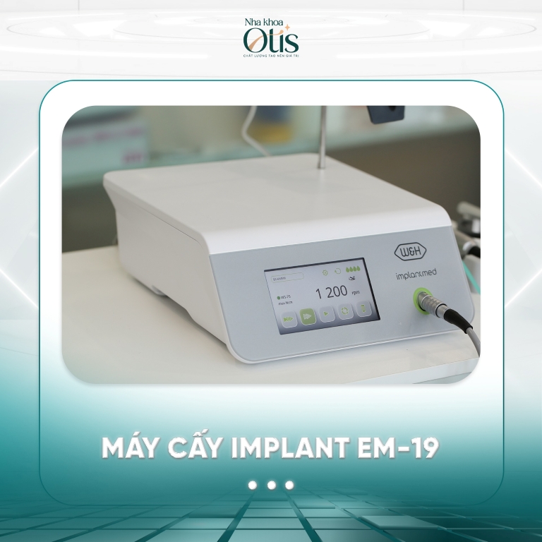 Trồng răng implant bằng máy siêu âm tại OTIS