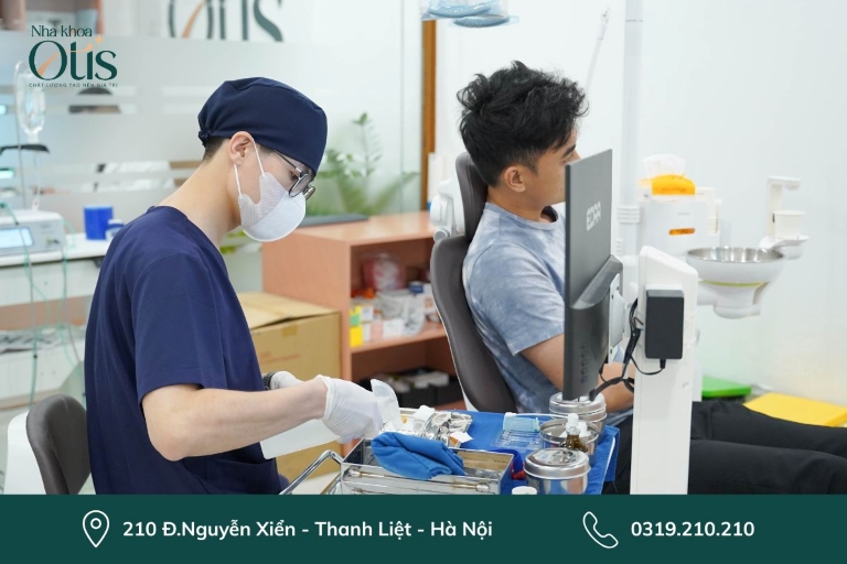 Quay lại phòng khám để tháo chỉ sau nhổ răng khôn