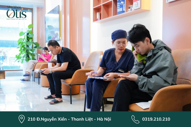 Giảm sưng mặt bằng cách chườm đá và chườm ấm trong 24h đầu