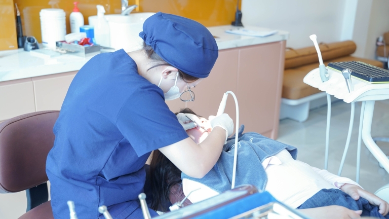 Chăm sóc sau khi phục hồi răng mất