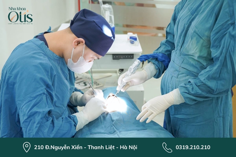 Trồng răng implant tránh biến chứng tiêu xương