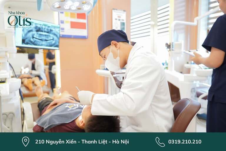 Xử lý viêm lợi trùm trước khi nhổ răng khôn
