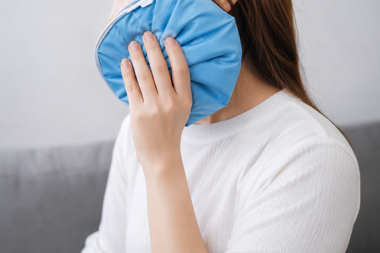 Chườm đá để vết nhổ răng khôn nhanh lành