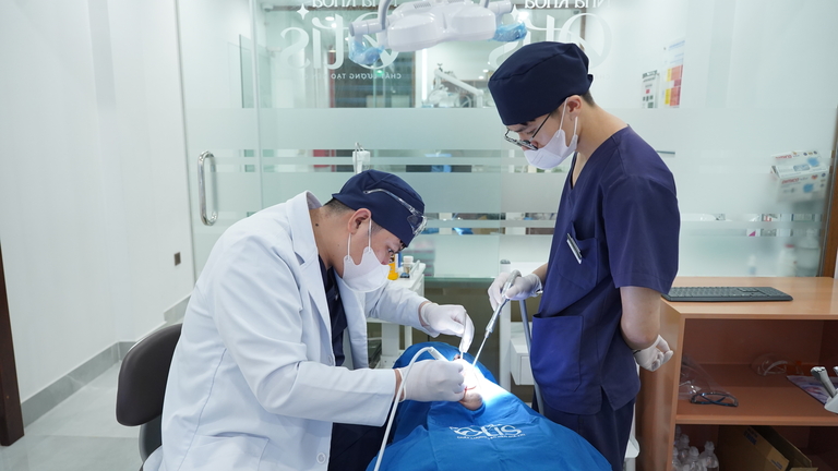 Nhổ răng khôn bằng máy Piezotome giúp lành thương nhanh