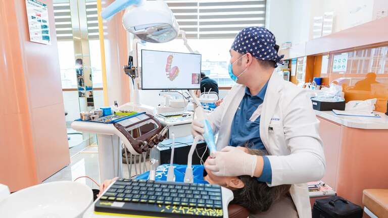 Scan răng trước khi lên phác đồ